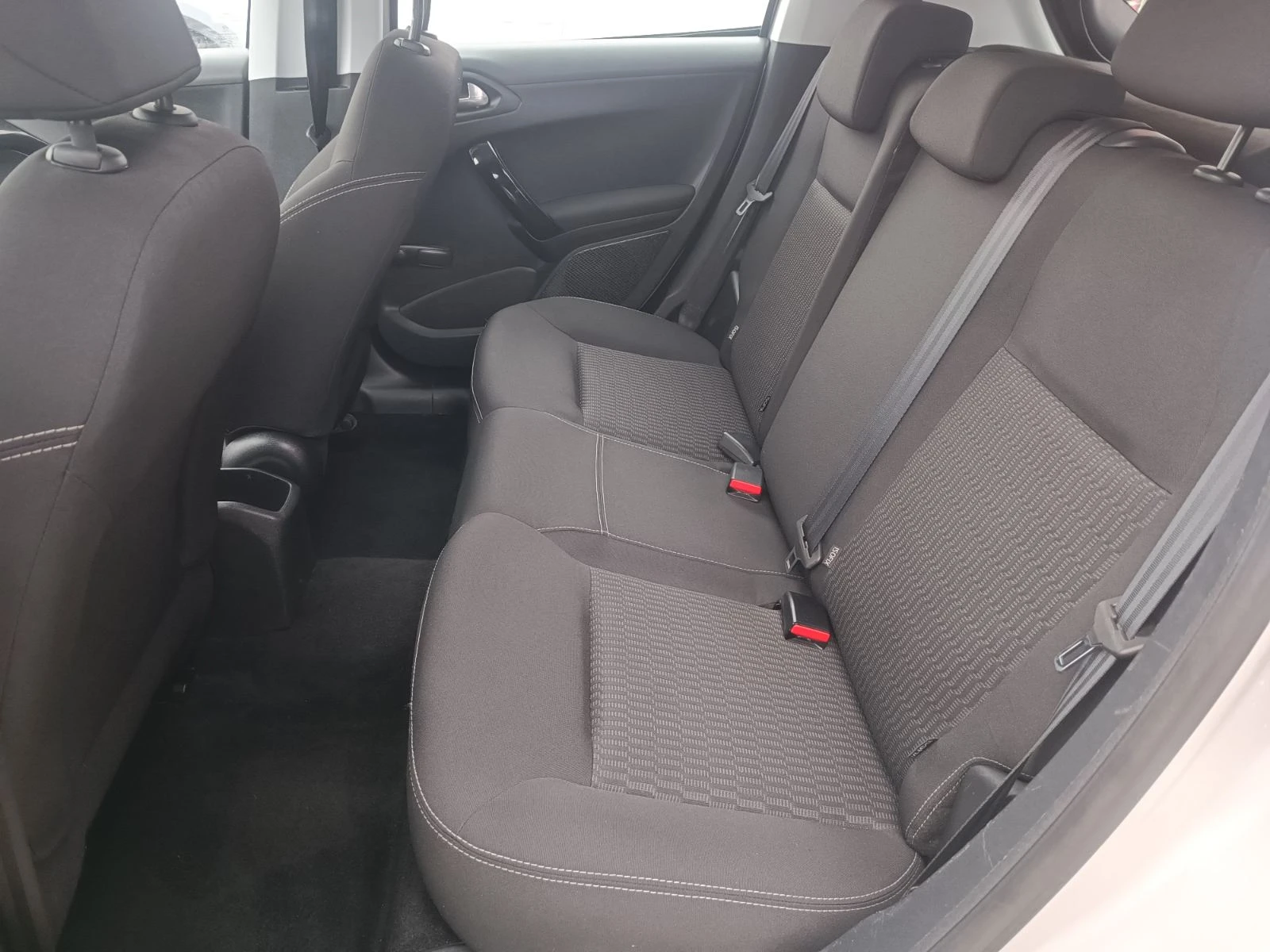 Peugeot 208 1.2 PureTech | Mobile.bg � ����������� 12