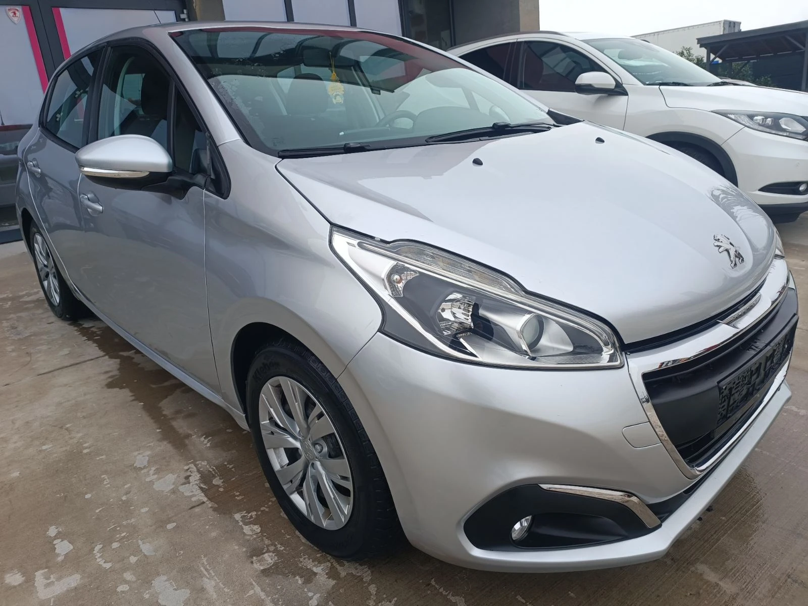 Peugeot 208 1.2 PureTech | Mobile.bg � ����������� 3