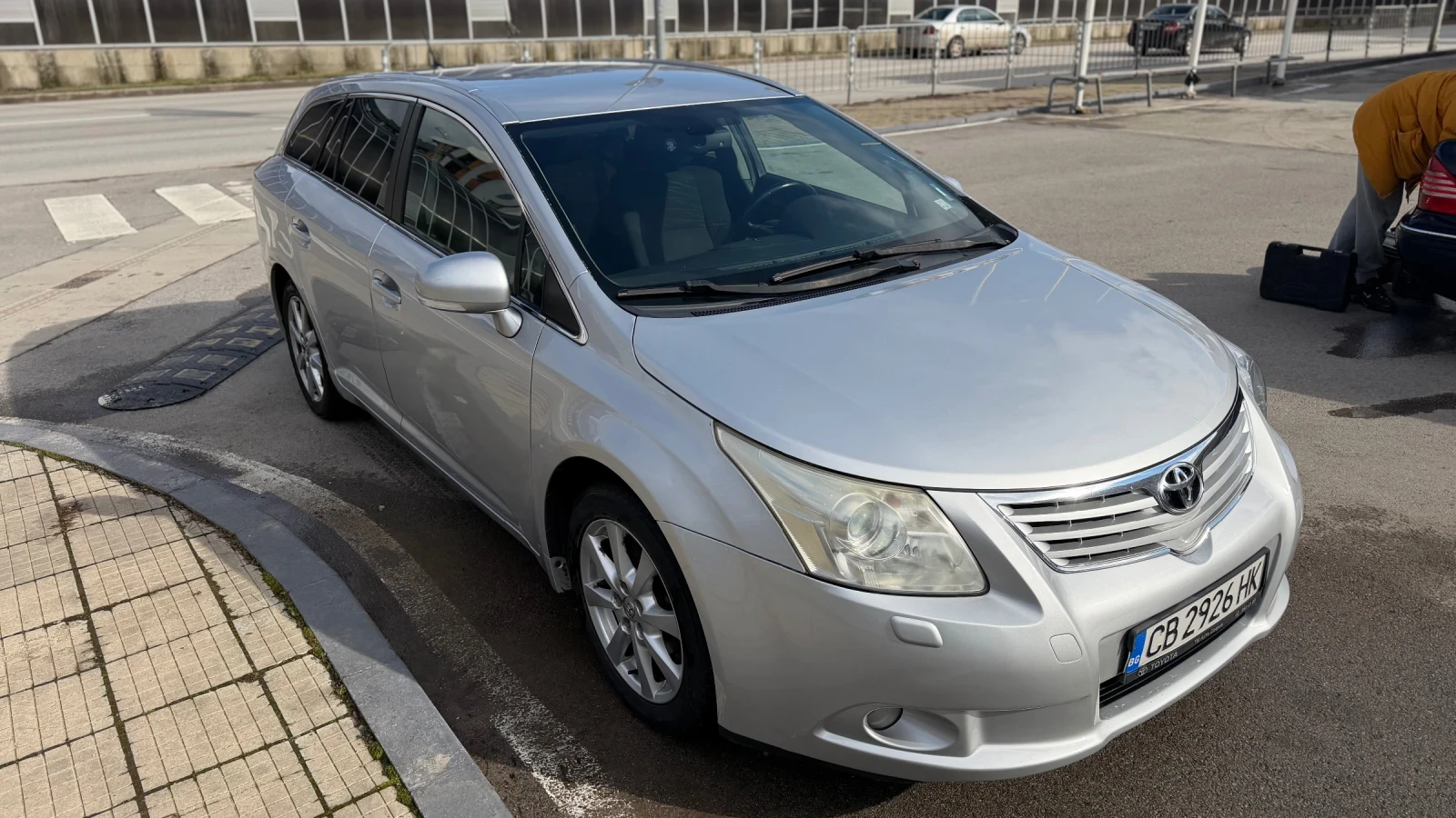 Toyota Avensis 2.2D4D!KEYLESS!НАВИГАЦИЯ!АВТОПИЛОТ!CLIMATRONIC!TOP - изображение 2