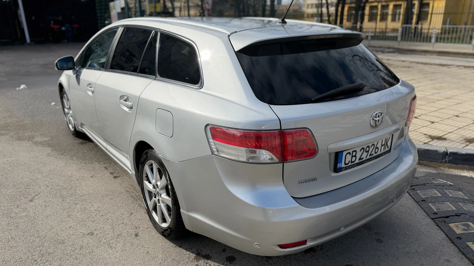 Toyota Avensis 2.2D4D!KEYLESS!НАВИГАЦИЯ!АВТОПИЛОТ!CLIMATRONIC!TOP - изображение 5