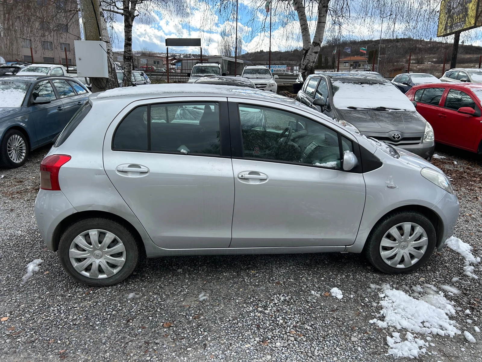 Toyota Yaris 1.0 - изображение 10