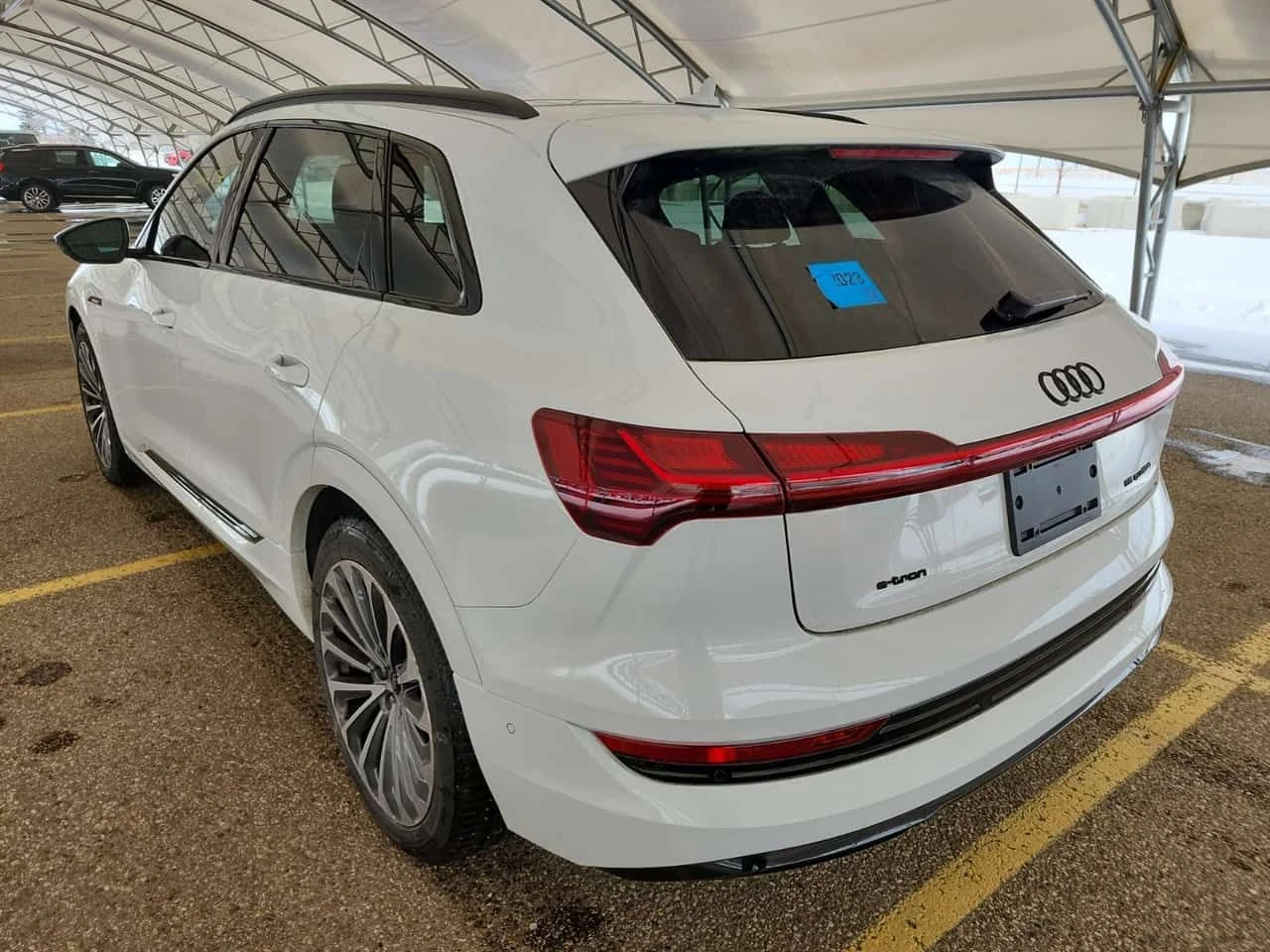 Audi E-Tron  PROGRESSIV| PANORAMA| 360| 2 КЛЮЧА| CARFAX , снимка 4 - Автомобили и джипове - 53894711