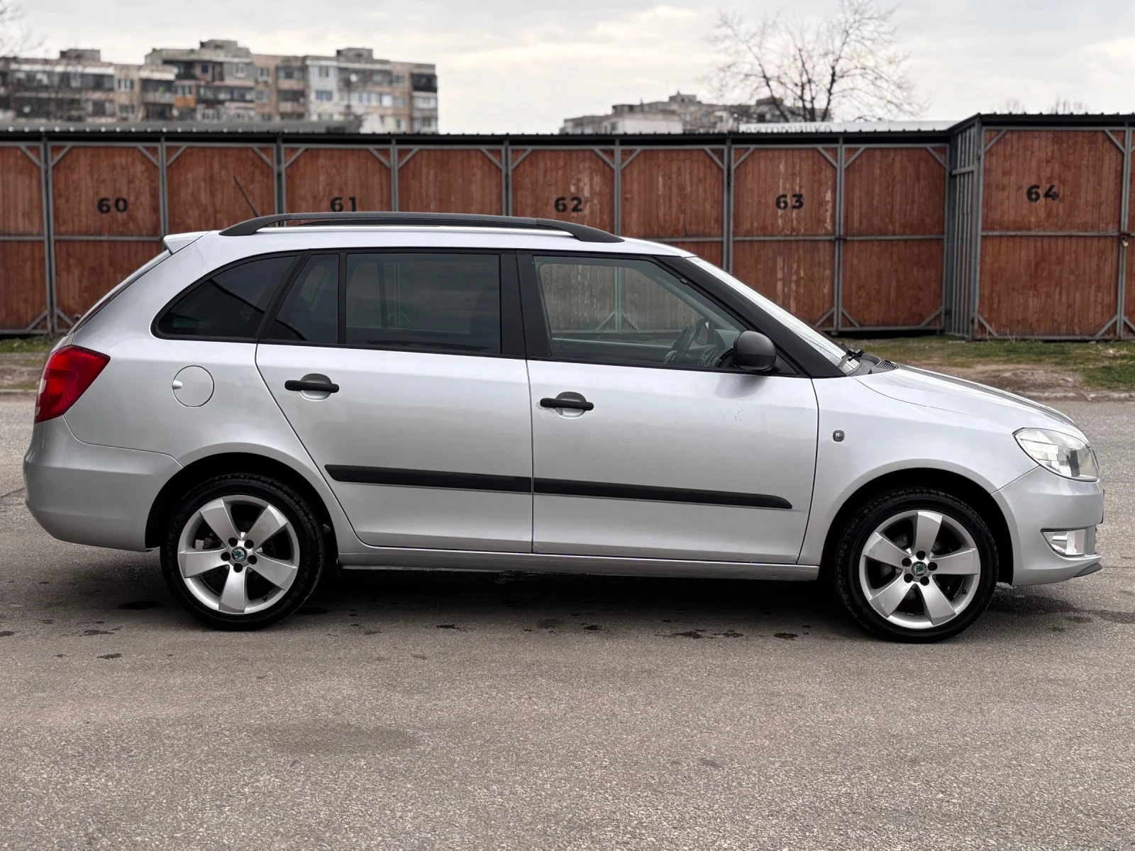 Skoda Fabia 1.6TDI Facelift, снимка 6 - Автомобили и джипове - 53917571