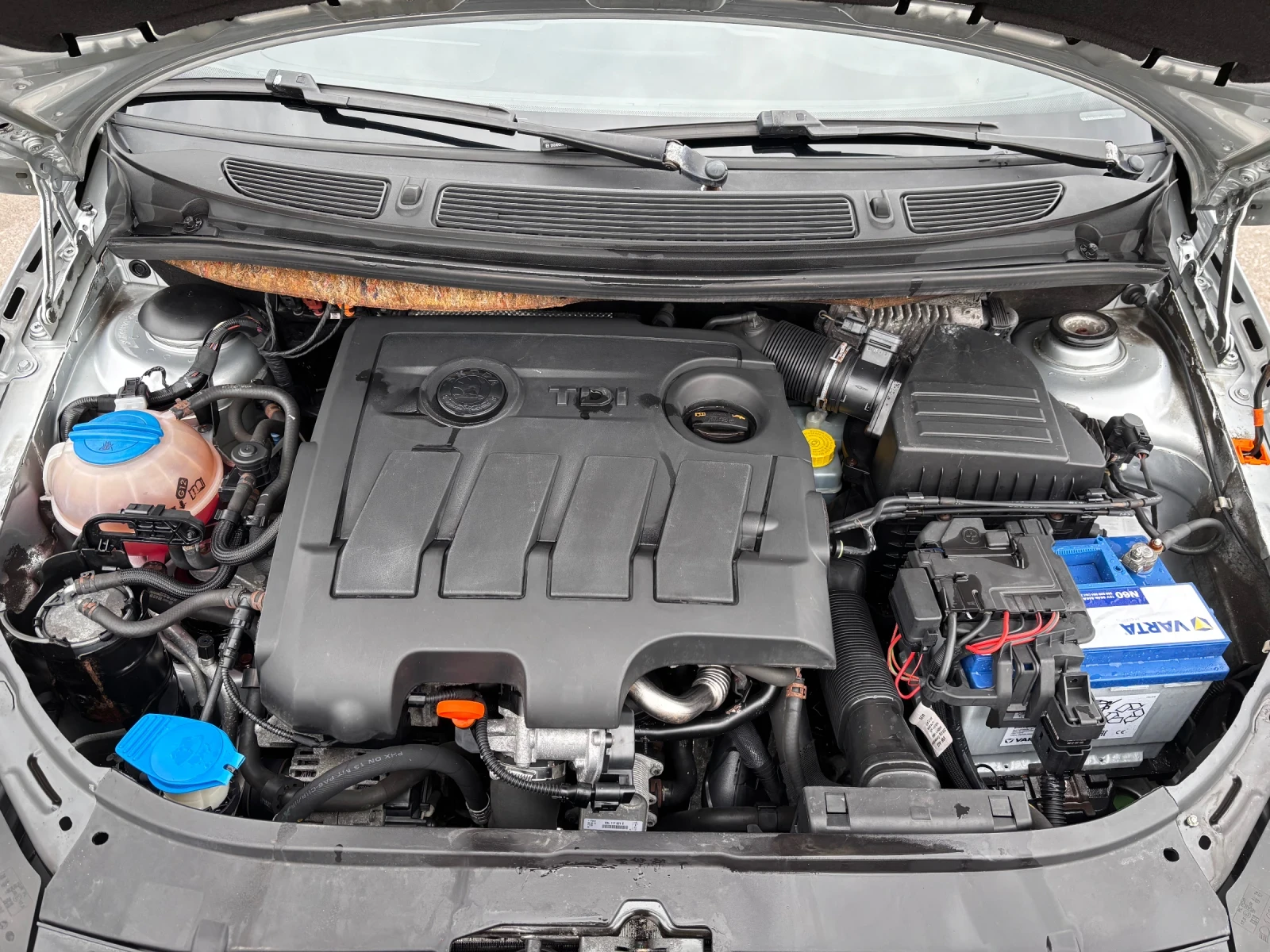 Skoda Fabia 1.6TDI Facelift, снимка 17 - Автомобили и джипове - 53917571