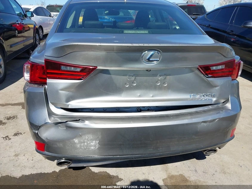 Lexus IS 200 2.0l T, снимка 6 - Автомобили и джипове - 53935107