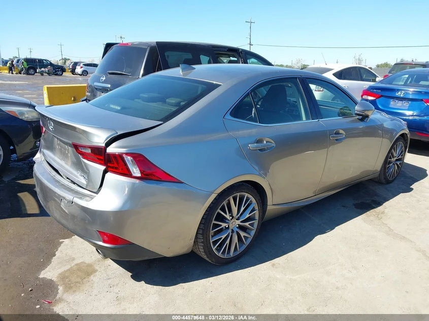 Lexus IS 200 2.0l T, снимка 4 - Автомобили и джипове - 53935107