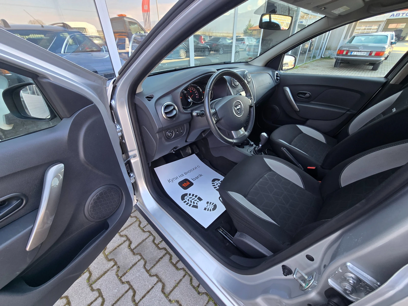 Dacia Sandero Автоматик !!EURO6B!!102000кm!!, снимка 8 - Автомобили и джипове - 53979920