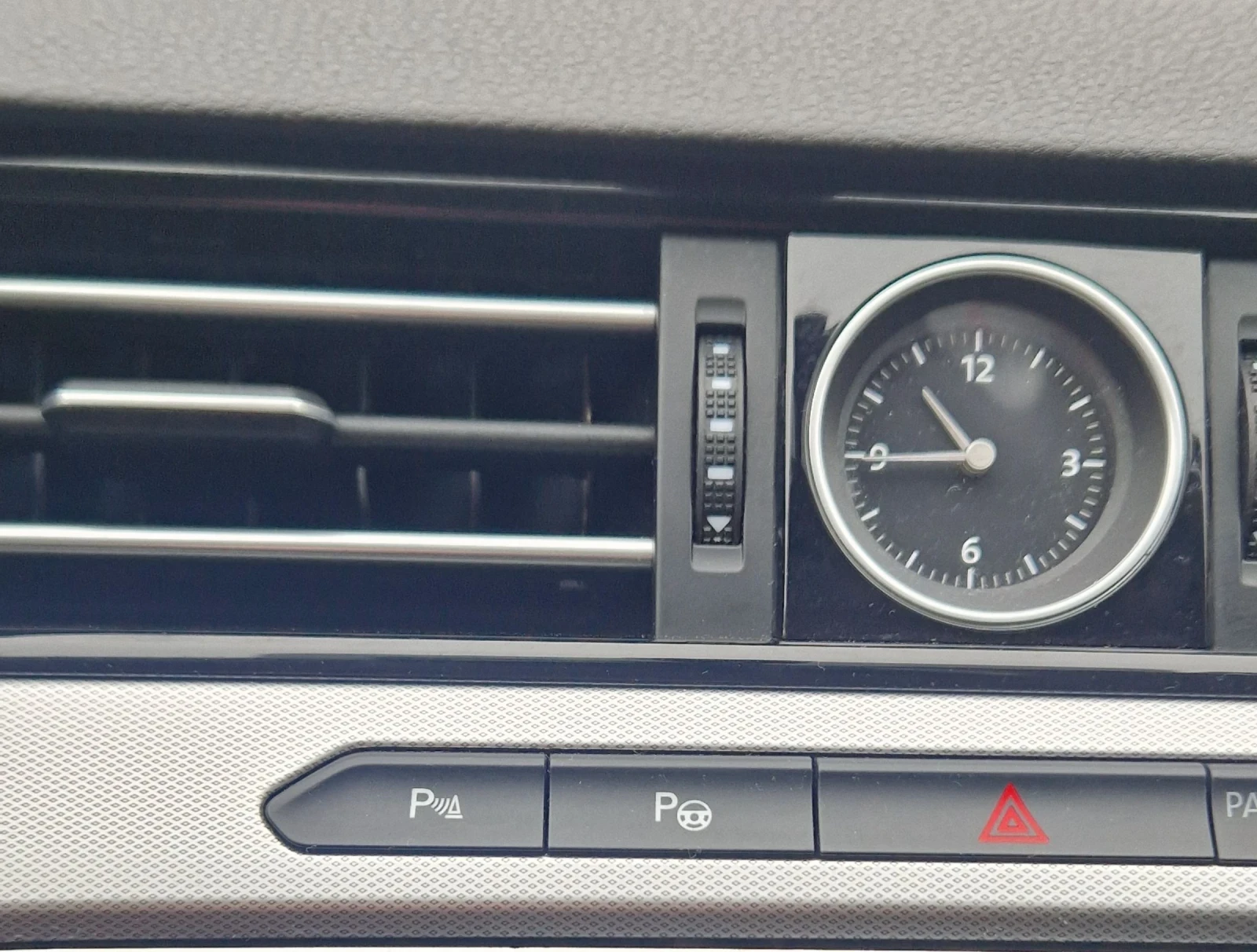 VW Passat Обслужена , снимка 14 - Автомобили и джипове - 54036153