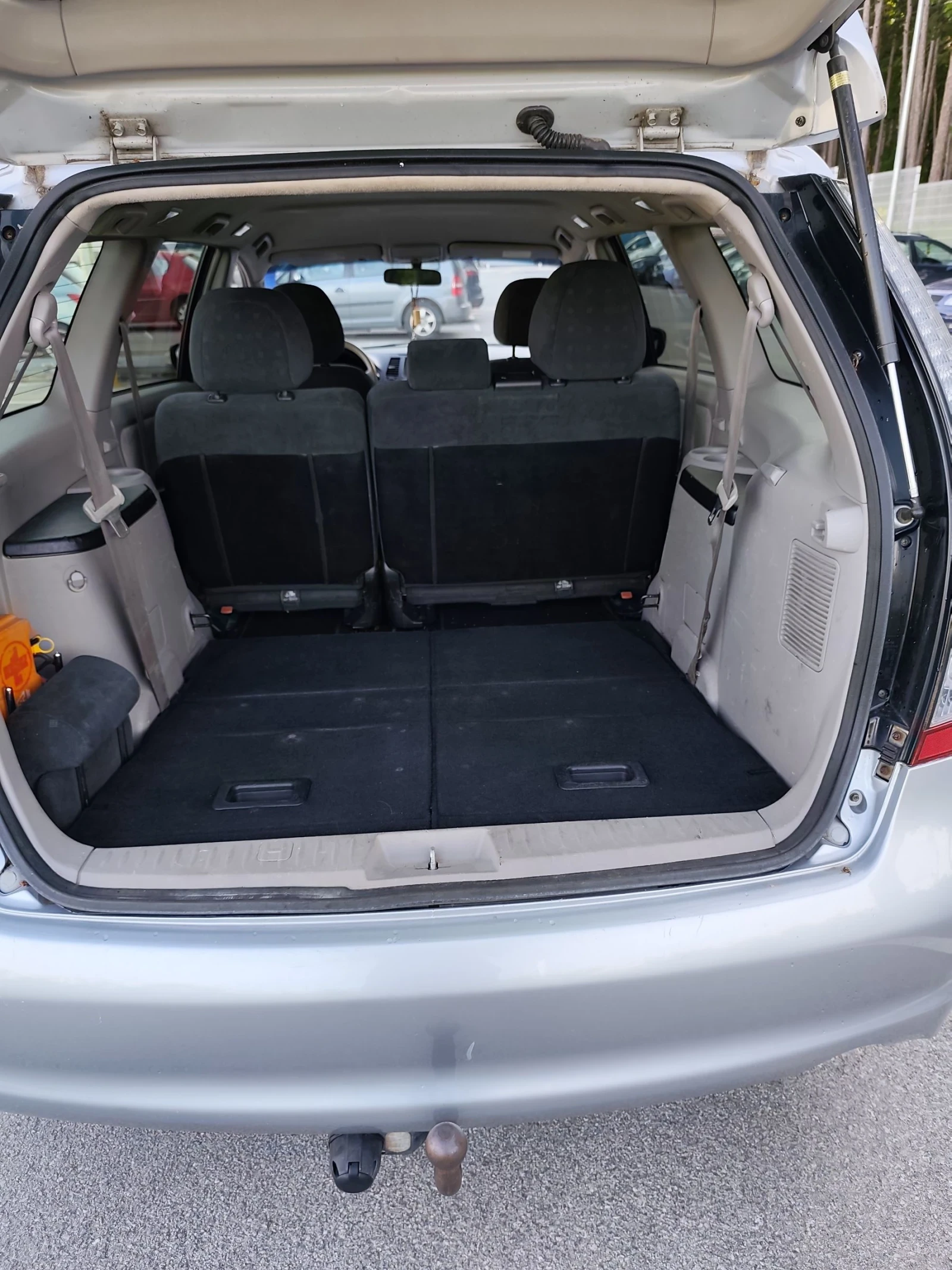 Mitsubishi Grandis Mitsubishi Grandis 2.4i Газ, снимка 13 - Автомобили и джипове - 54767287