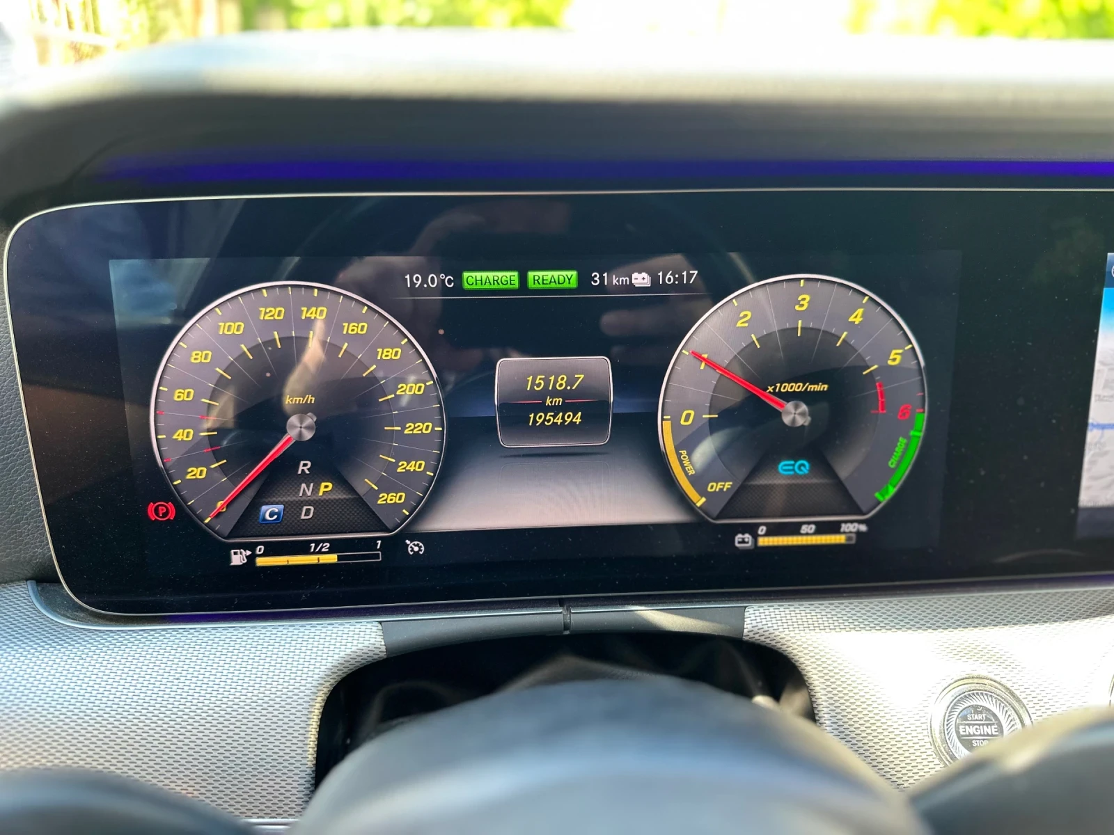 Mercedes-Benz E 300 DE Plug-in Hybrid, AMG Pack , Multi beam LED , снимка 13 - Автомобили и джипове - 54912143