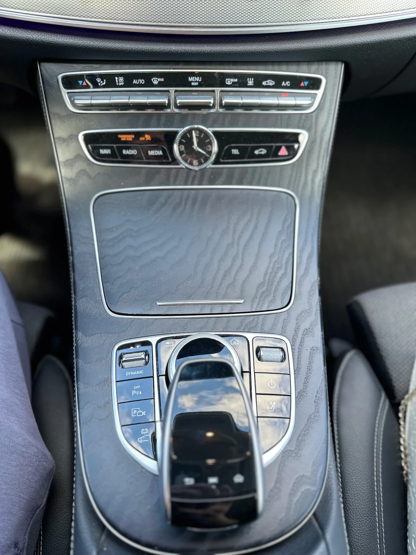 Mercedes-Benz E 300 DE Plug-in Hybrid, AMG Pack , Multi beam LED , снимка 10 - Автомобили и джипове - 54912143
