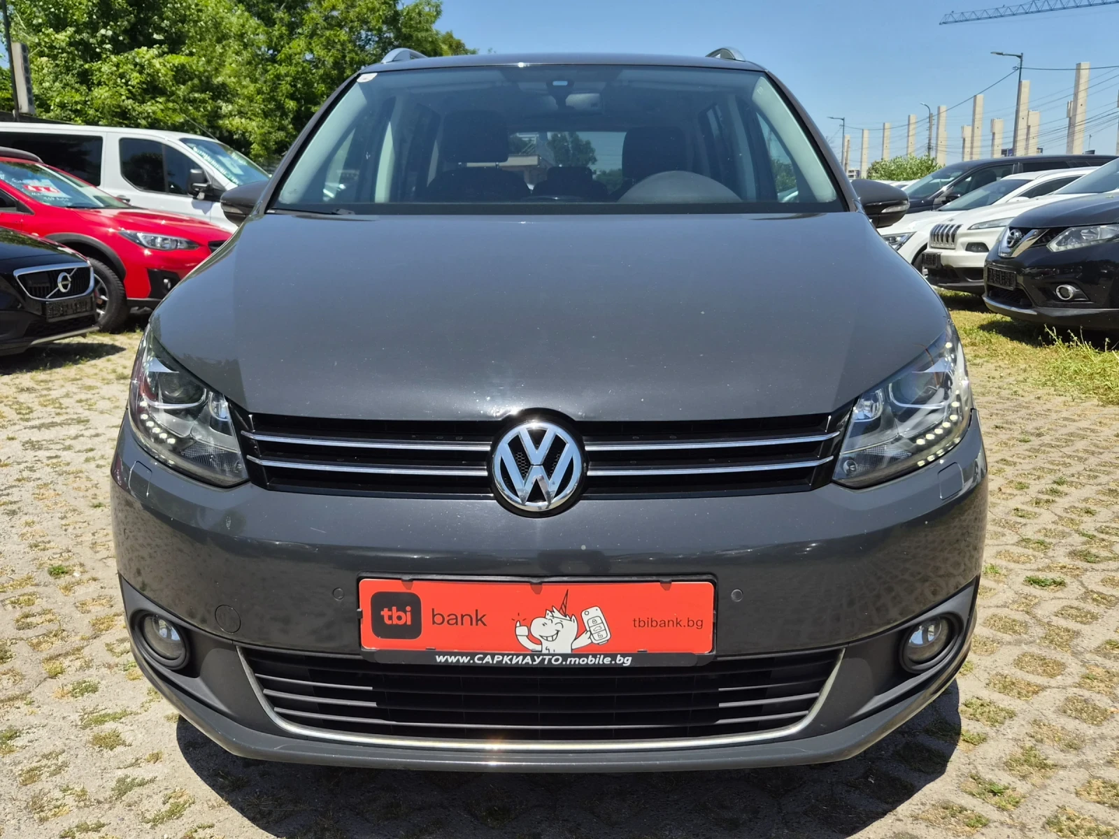 VW Touran 1.6 TDI-105k.s., снимка 2 - Автомобили и джипове - 55087451