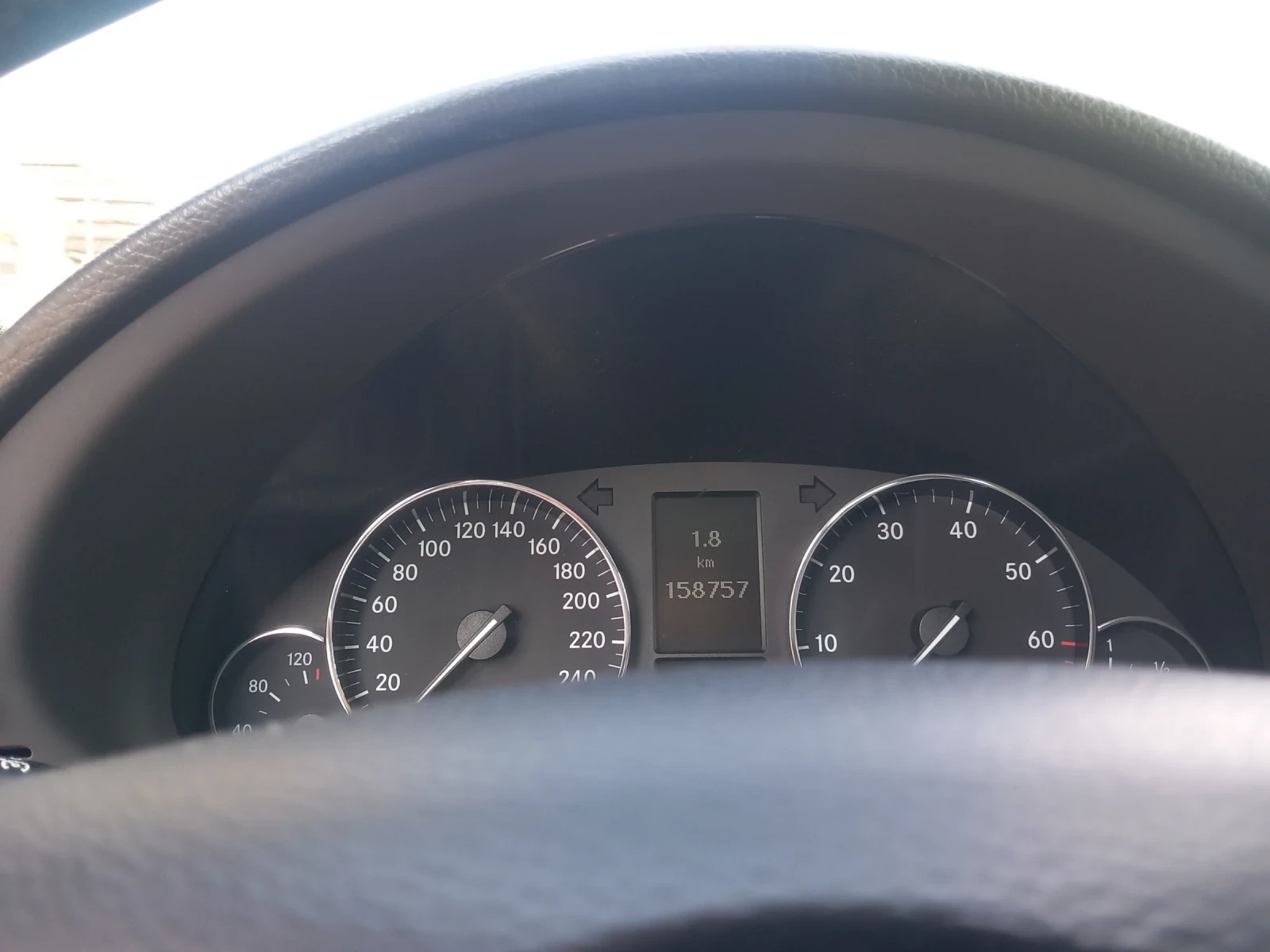 Mercedes-Benz C 180 6 скорости , снимка 9 - Автомобили и джипове - 55621849