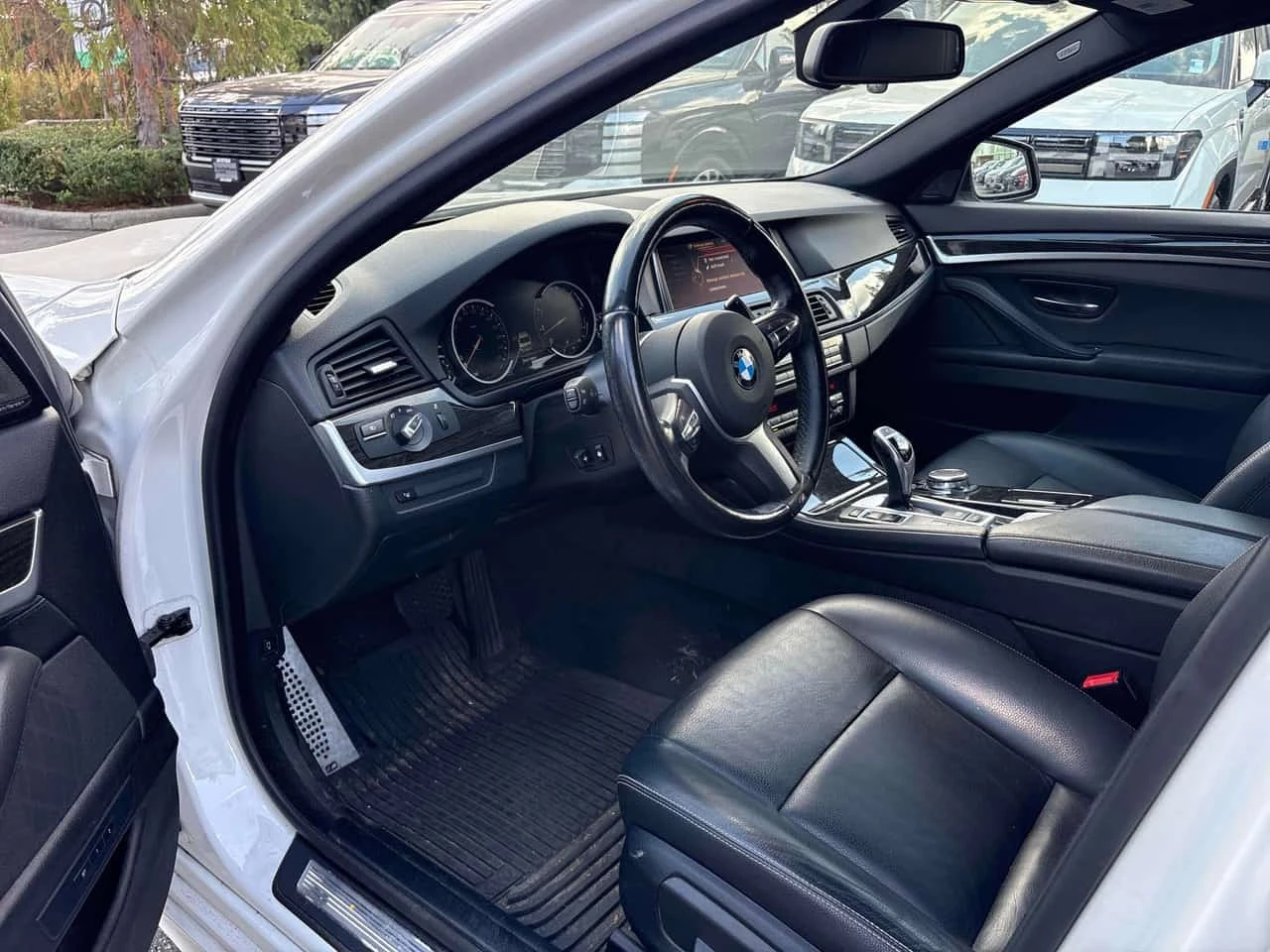 BMW 535 * 535i xDrive* АВТОКРЕДИТ БЕЗ ПЪРВОНАЧАЛНА ВНОСКА*, снимка 5 - Автомобили и джипове - 56208062