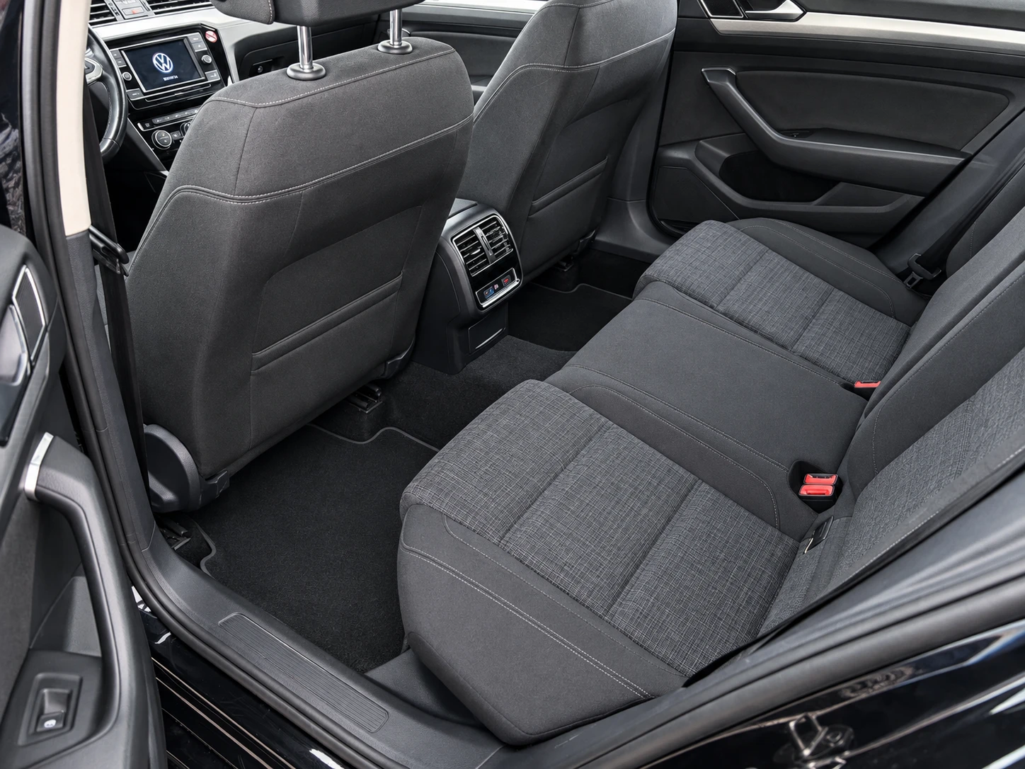 VW Passat Business, снимка 8 - Автомобили и джипове - 56370474
