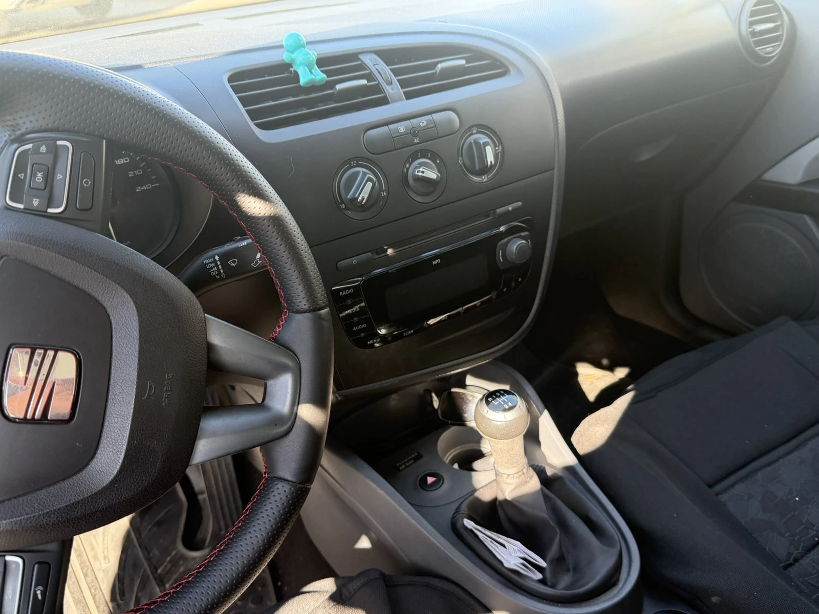 Seat Leon LE, снимка 7 - Автомобили и джипове - 56725485