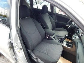 Toyota Rav4 2.2D4D* 214000km.* , снимка 17