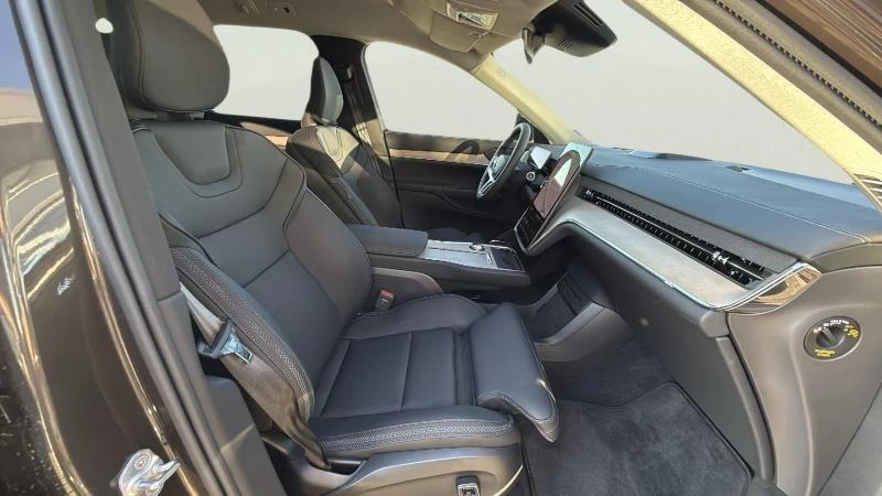 Volvo EX90 Електрически, снимка 11 - Автомобили и джипове - 51884626