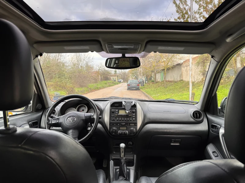 Toyota Rav4, снимка 11 - Автомобили и джипове - 52638173