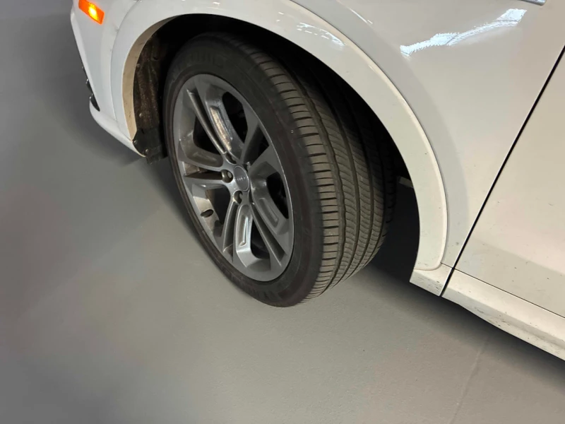 Audi Q3 * АВТО КРЕДИТ* ЦЕНА ДО БГ * СЕРВИЗНА ИСТОРИЯ * , снимка 9 - Автомобили и джипове - 52694448