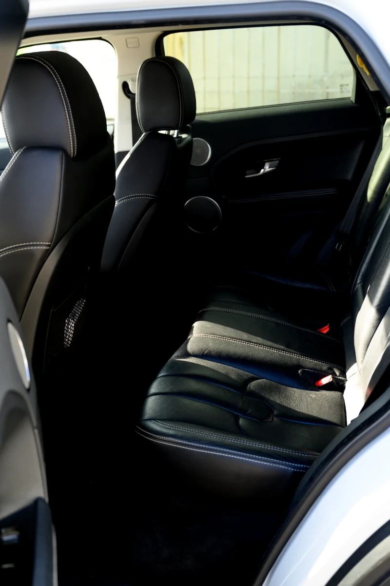 Land Rover Range Rover Evoque Перфектен, снимка 9 - Автомобили и джипове - 52834459