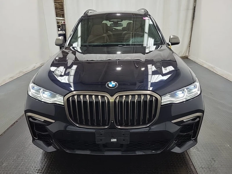 BMW X7 M50I | DISTONIC | PANO | 360 | ОБДУХВАНЕ , снимка 2 - Автомобили и джипове - 53455244