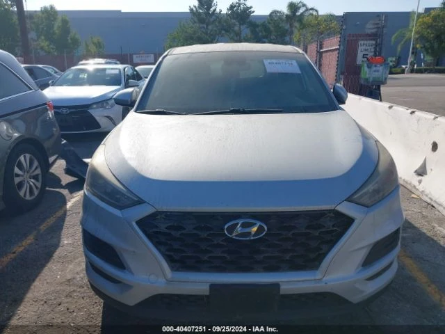 Hyundai Tucson SE, снимка 11 - Автомобили и джипове - 47546117