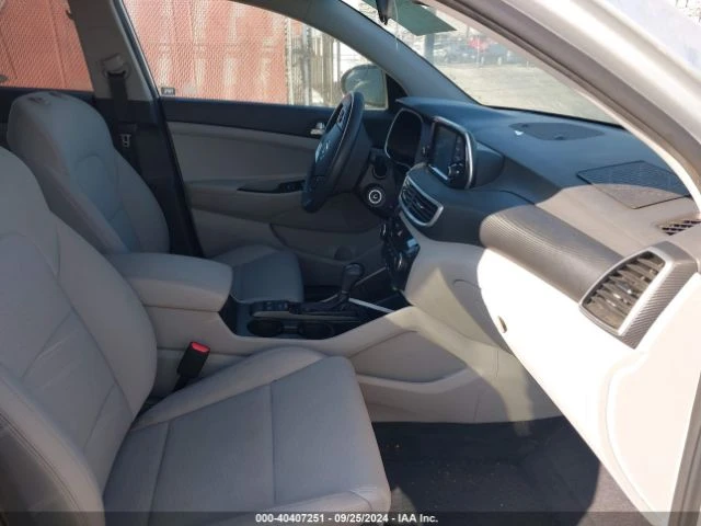 Hyundai Tucson SE, снимка 5 - Автомобили и джипове - 47546117