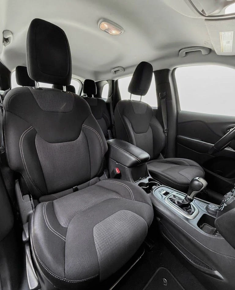 Jeep Cherokee 2.2 TDI 4x4, снимка 5 - Автомобили и джипове - 54450578
