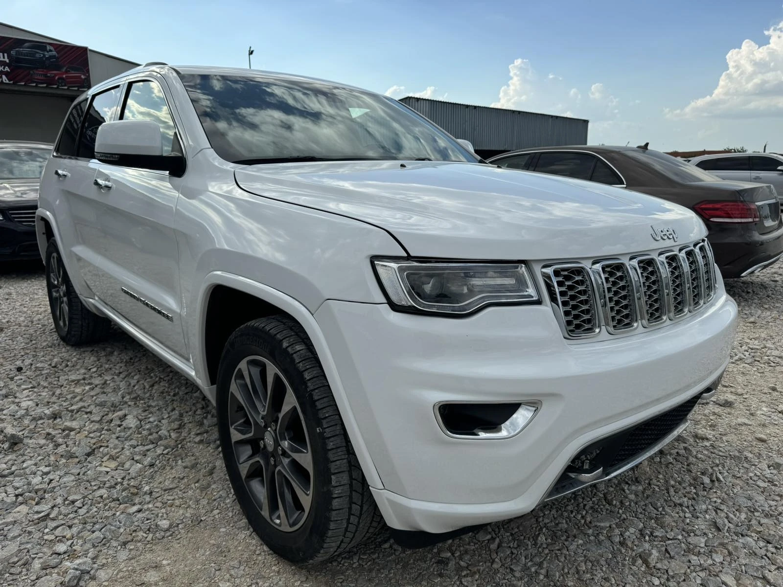 Jeep Grand cherokee Overland  - изображение 3