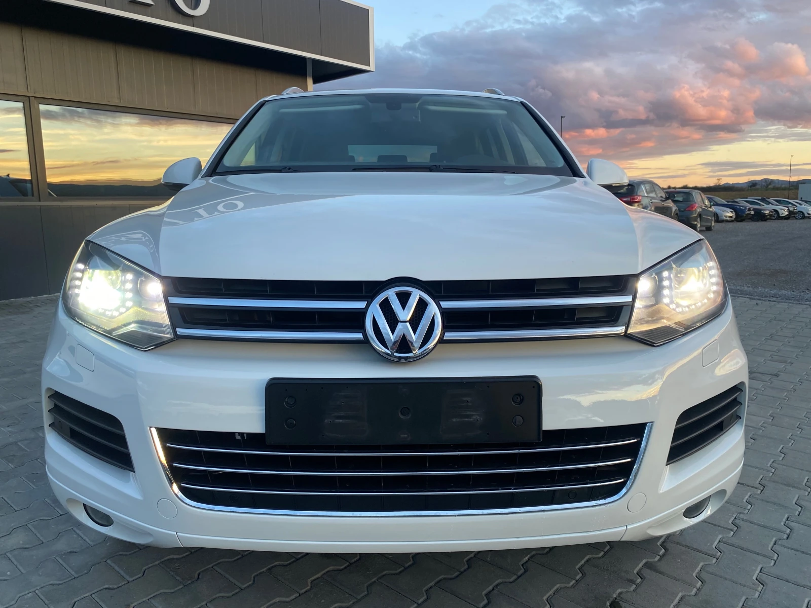 VW Touareg 3.0TDI 245ks 4x4  - изображение 2