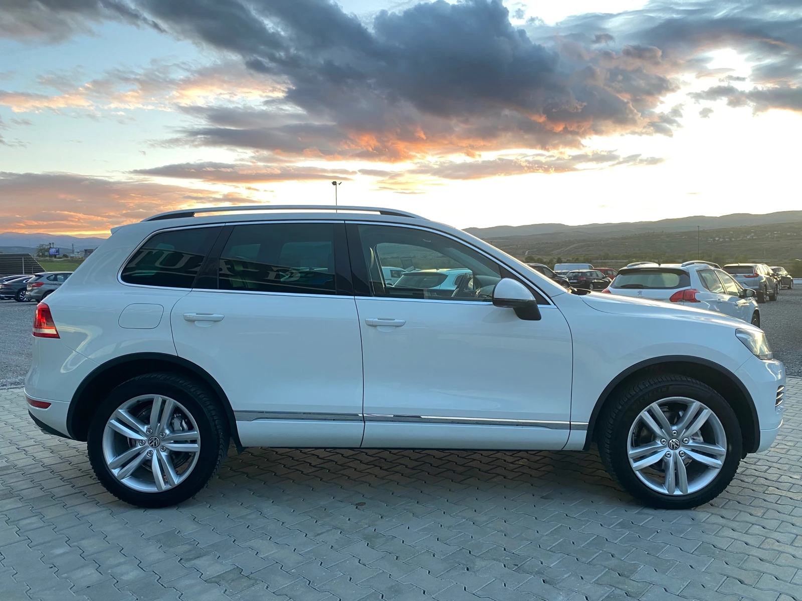 VW Touareg 3.0TDI 245ks 4x4  - изображение 4