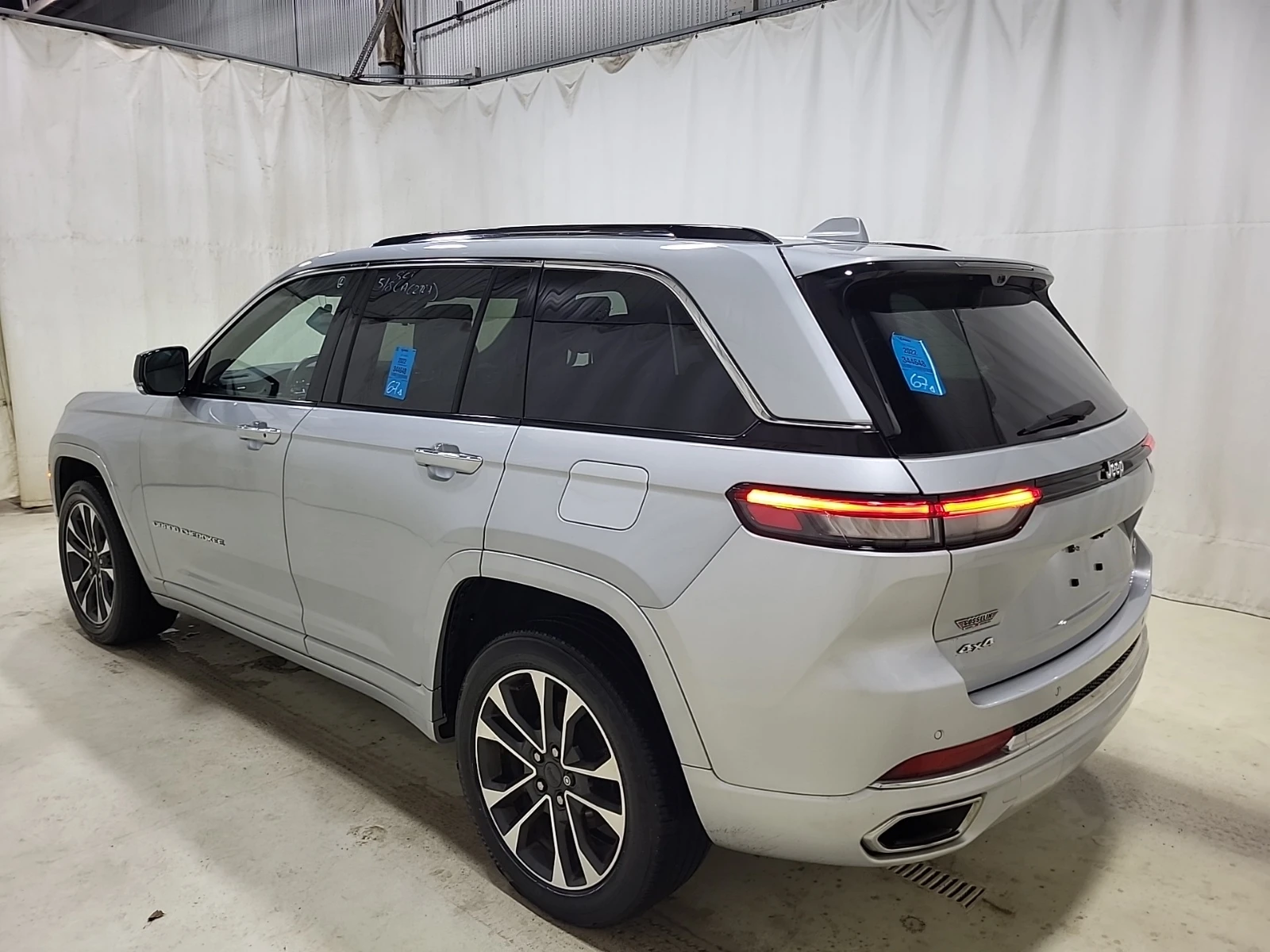 Jeep Grand cherokee * OVERLAND* * АВТОКРЕДИТ*  - изображение 4