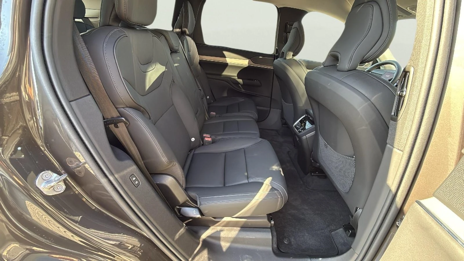 Volvo EX90  | Mobile.bg   12