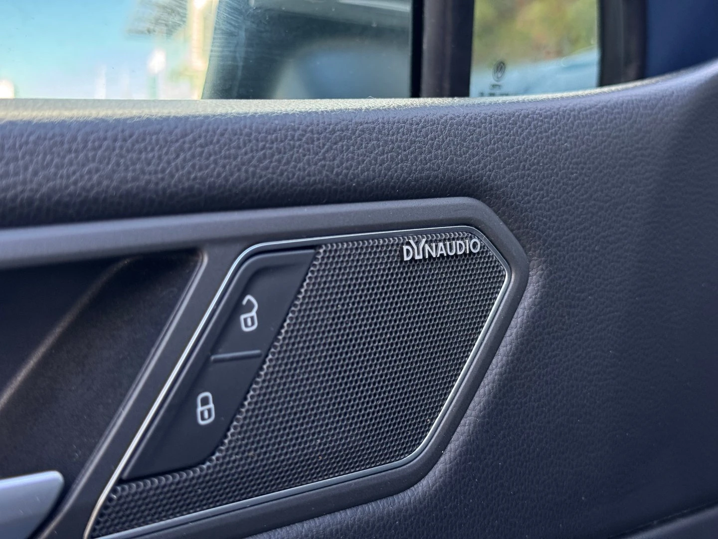 VW Tiguan LWB Highline 2.0TDI 4MOTION BMT - изображение 9