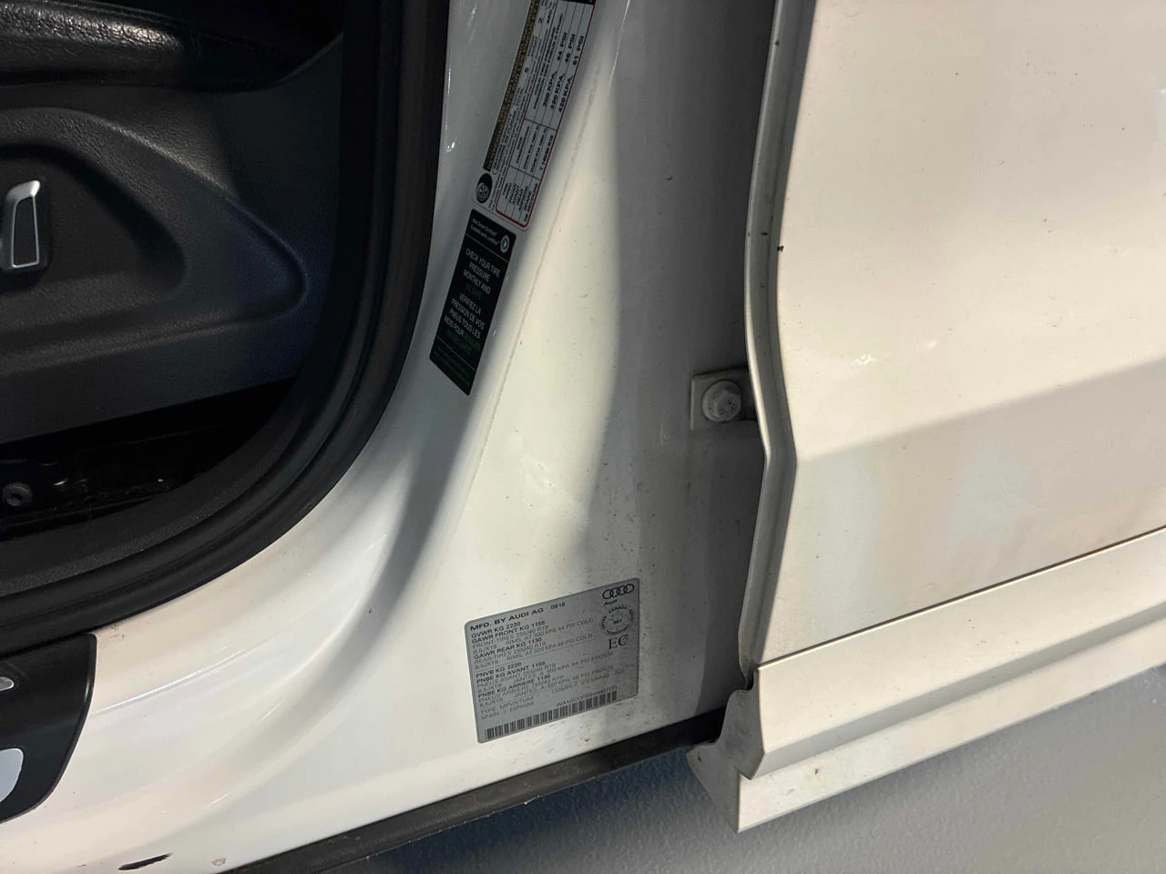 Audi Q3 * АВТО КРЕДИТ* ЦЕНА ДО БГ * СЕРВИЗНА ИСТОРИЯ *  - изображение 10