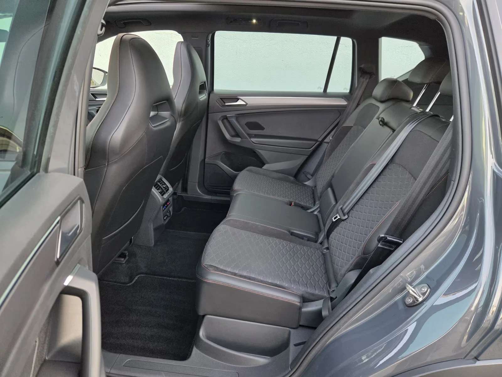 Seat Tarraco 1.4PHEV/245HP/FR/PANO/CAM/MEMO/AHK/LED/876g, снимка 13 - Автомобили и джипове - 53718856