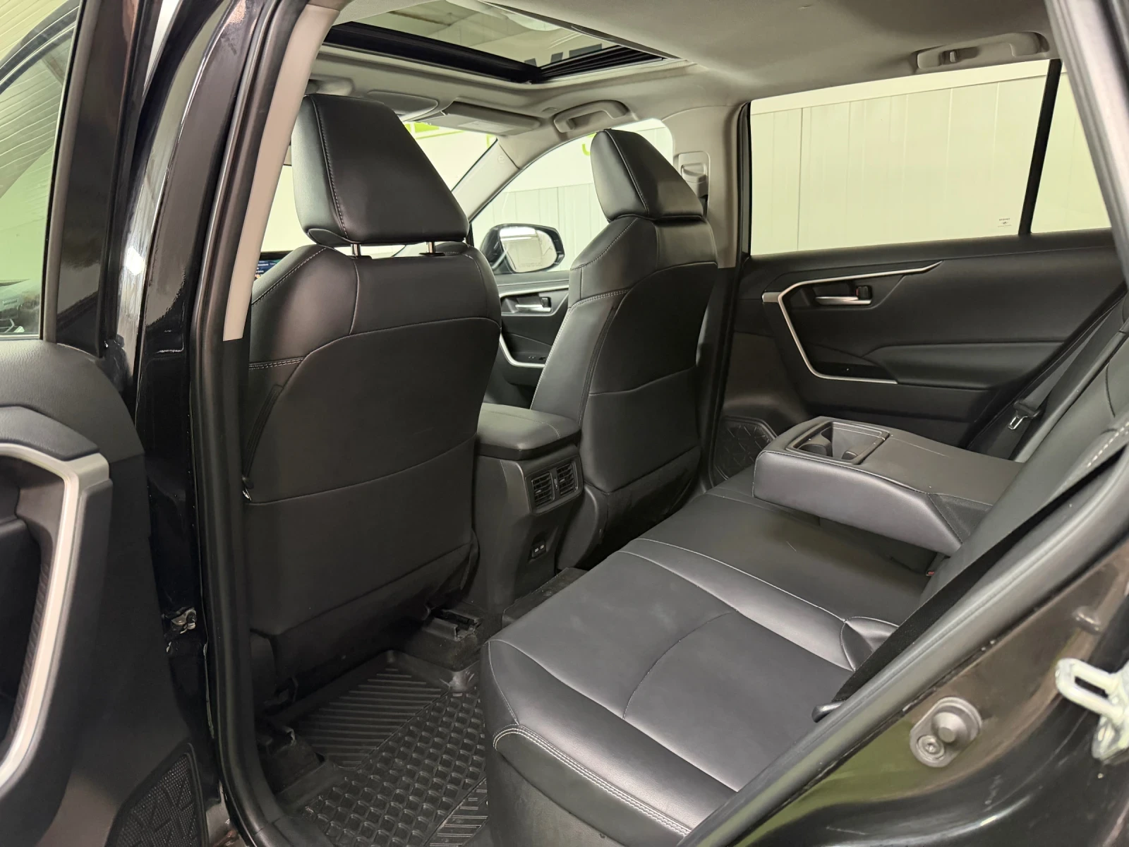 Toyota Rav4 AWD * 47 600km* XLE PREMIUM , снимка 16 - Автомобили и джипове - 53723664