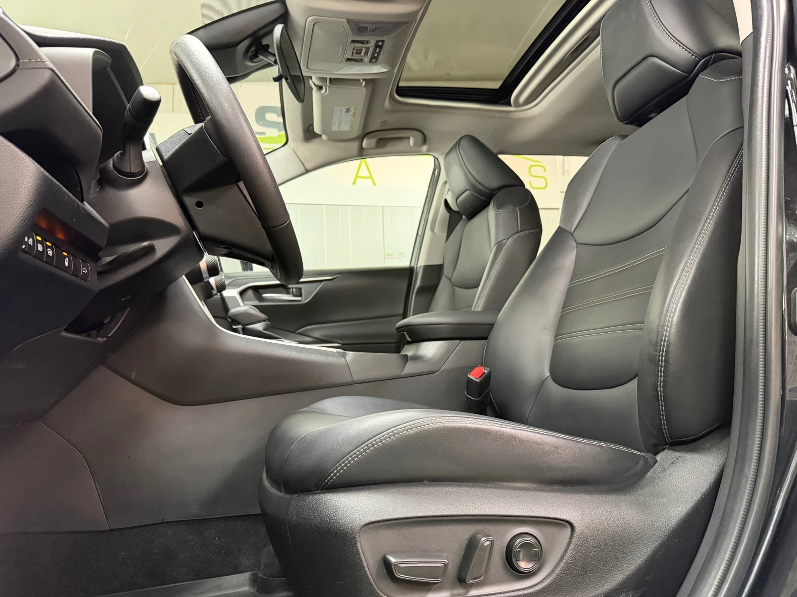 Toyota Rav4 AWD * 47 600km* XLE PREMIUM  - изображение 6