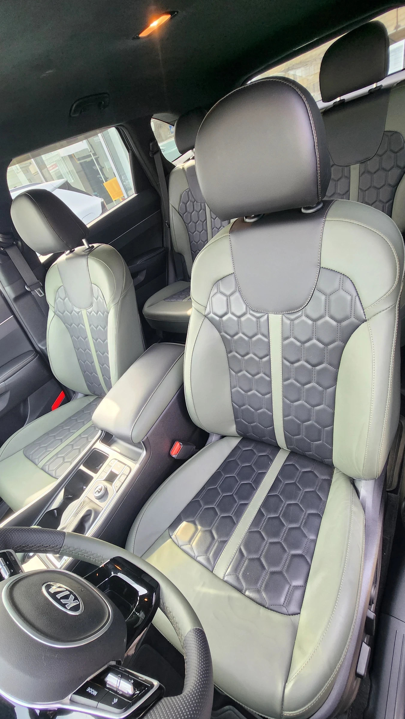 Kia Sorento 2.5T, снимка 15 - Автомобили и джипове - 53723426