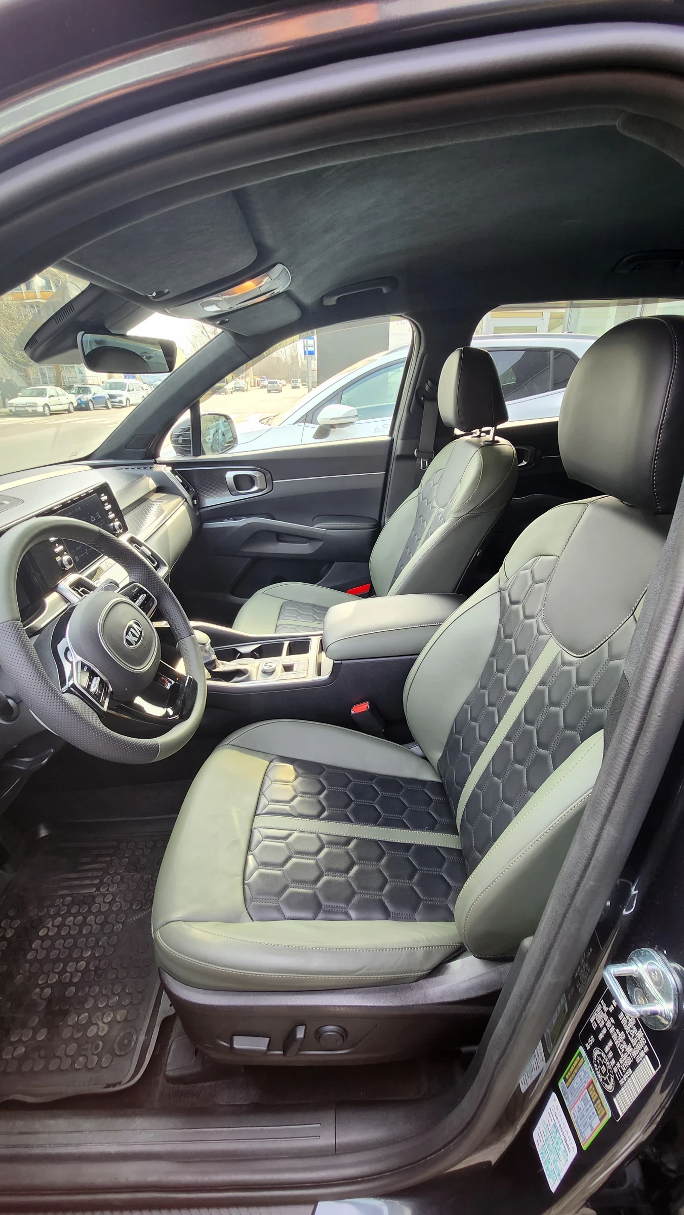 Kia Sorento 2.5T, снимка 8 - Автомобили и джипове - 53723426