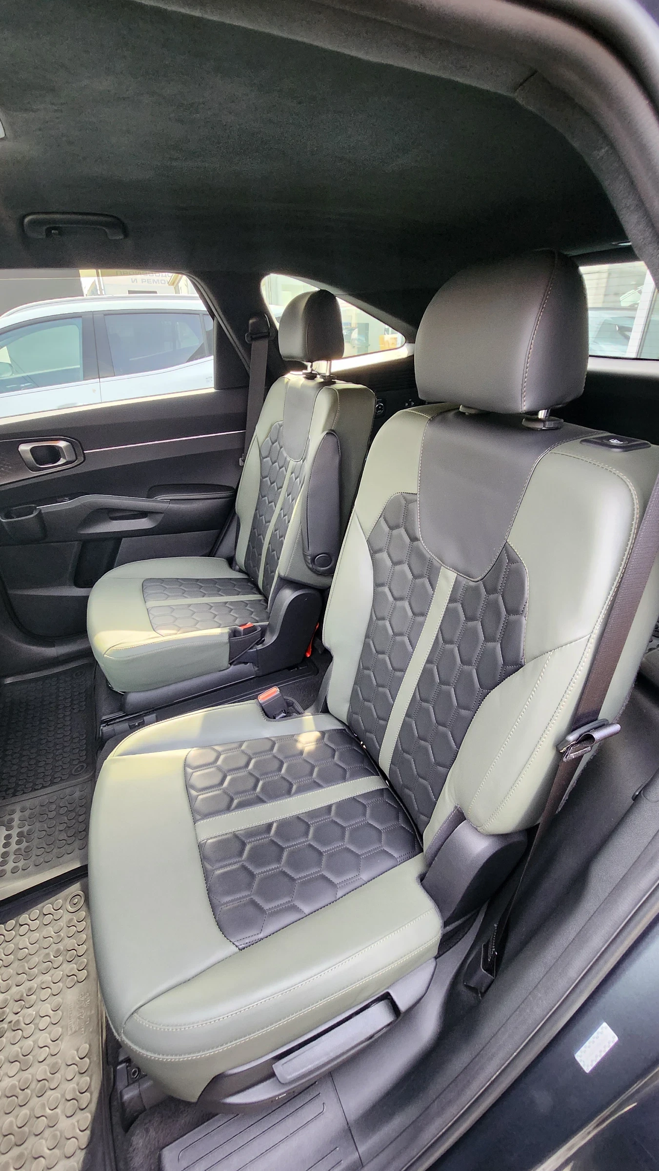 Kia Sorento 2.5T, снимка 14 - Автомобили и джипове - 53723426