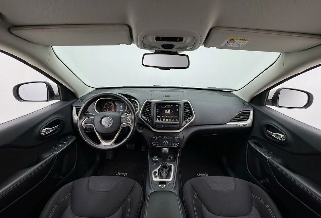 Jeep Cherokee 2.2 TDI 4x4, снимка 7 - Автомобили и джипове - 54450578