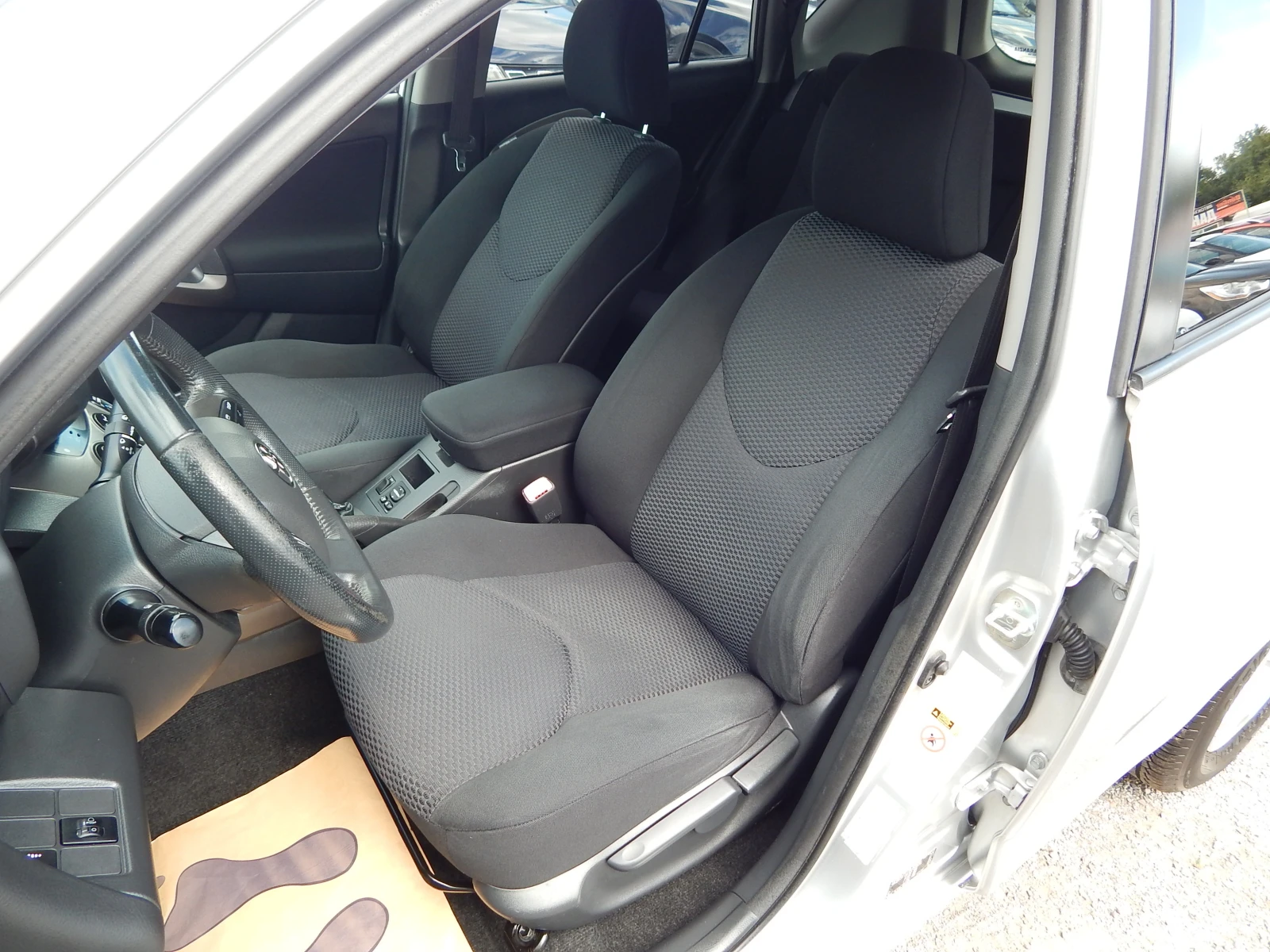 Toyota Rav4 2.2D4D* 214000km.* , снимка 11 - Автомобили и джипове - 55430480