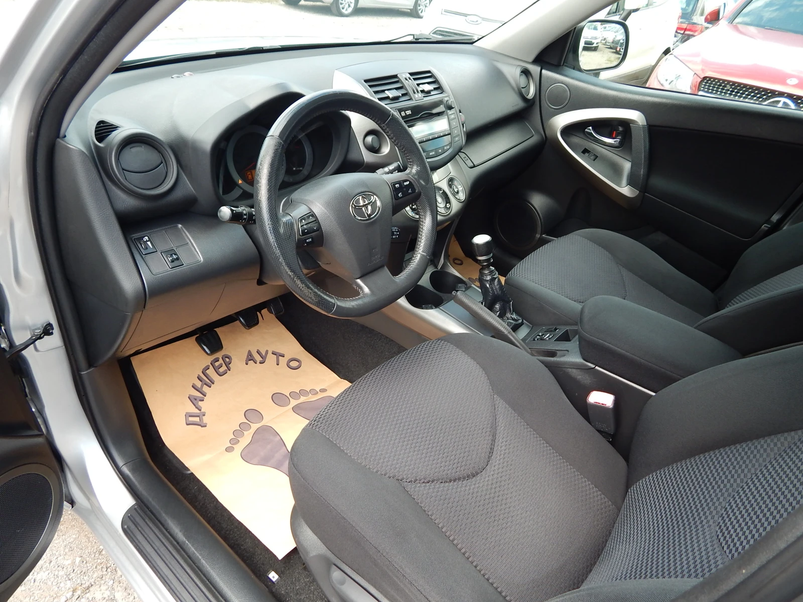 Toyota Rav4 2.2D4D* 214000km.* , снимка 9 - Автомобили и джипове - 55430480