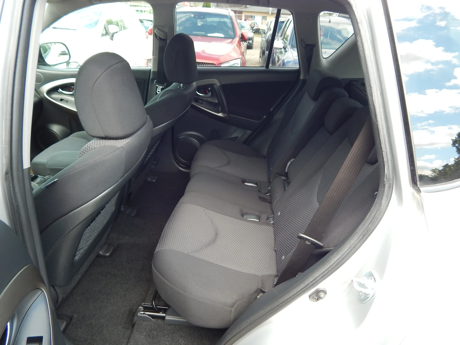 Toyota Rav4 2.2D4D* 214000km.* , снимка 14 - Автомобили и джипове - 55430480