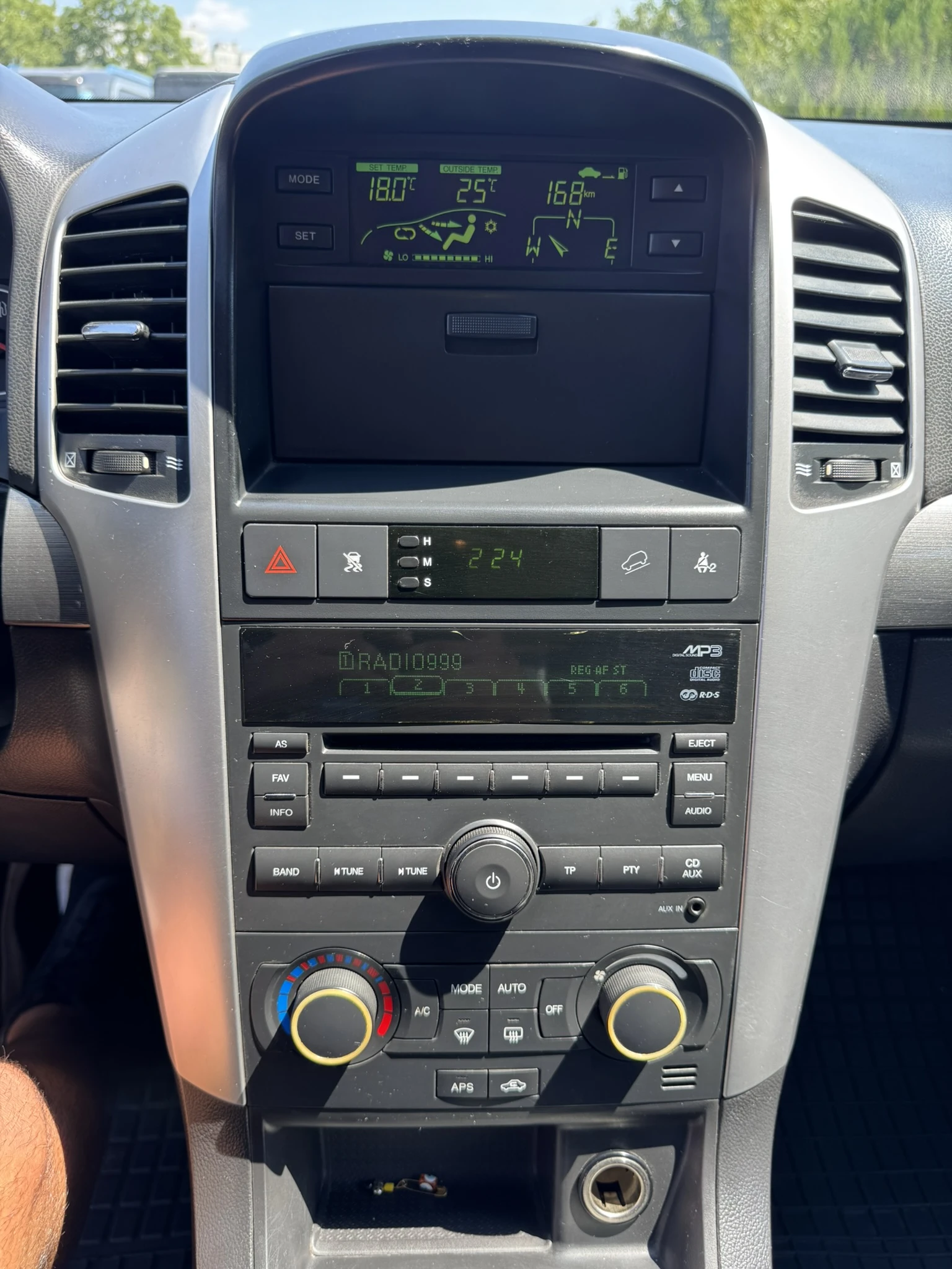 Chevrolet Captiva 2.0 D ПЪРВИ СОБСТВЕНИК 7м, снимка 10 - Автомобили и джипове - 55542967