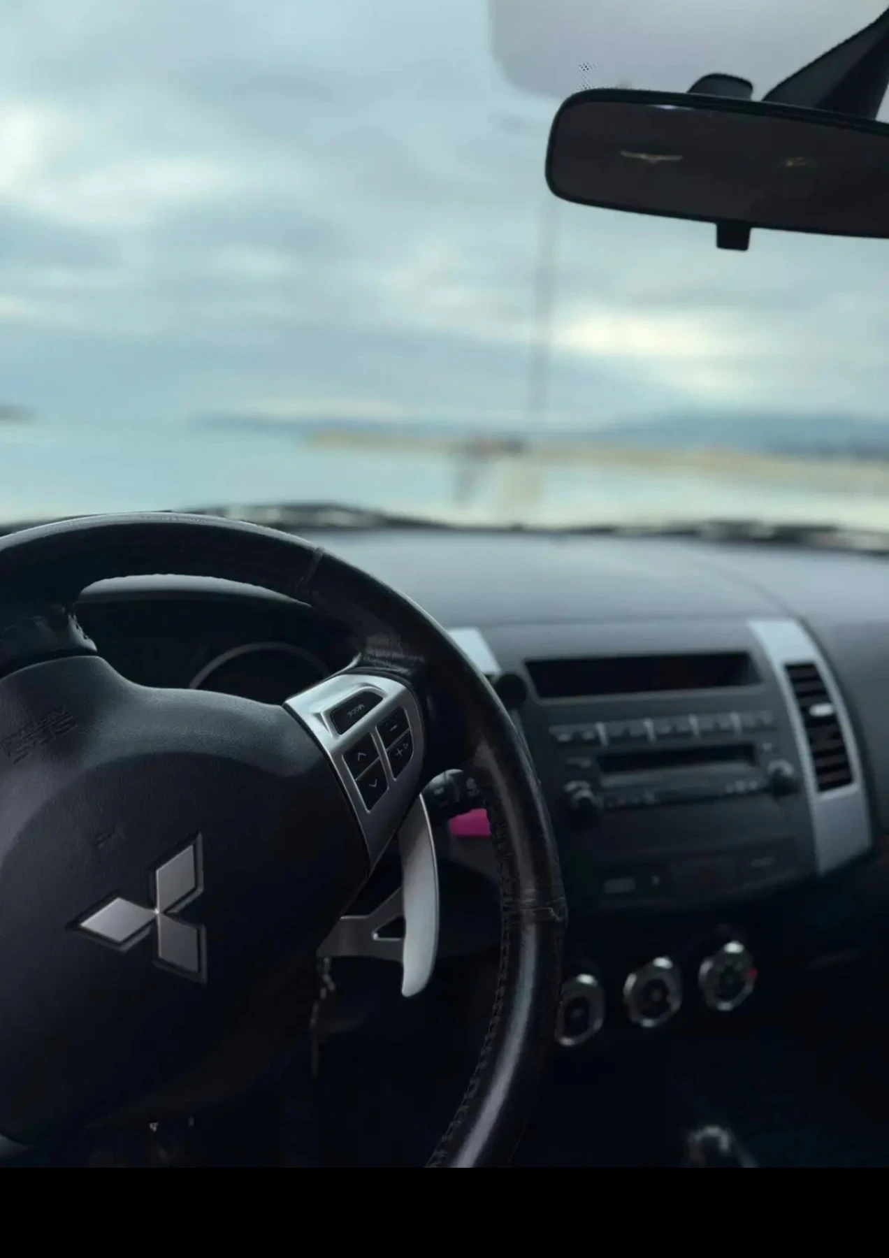 Mitsubishi Outlander, снимка 8 - Автомобили и джипове - 56111157