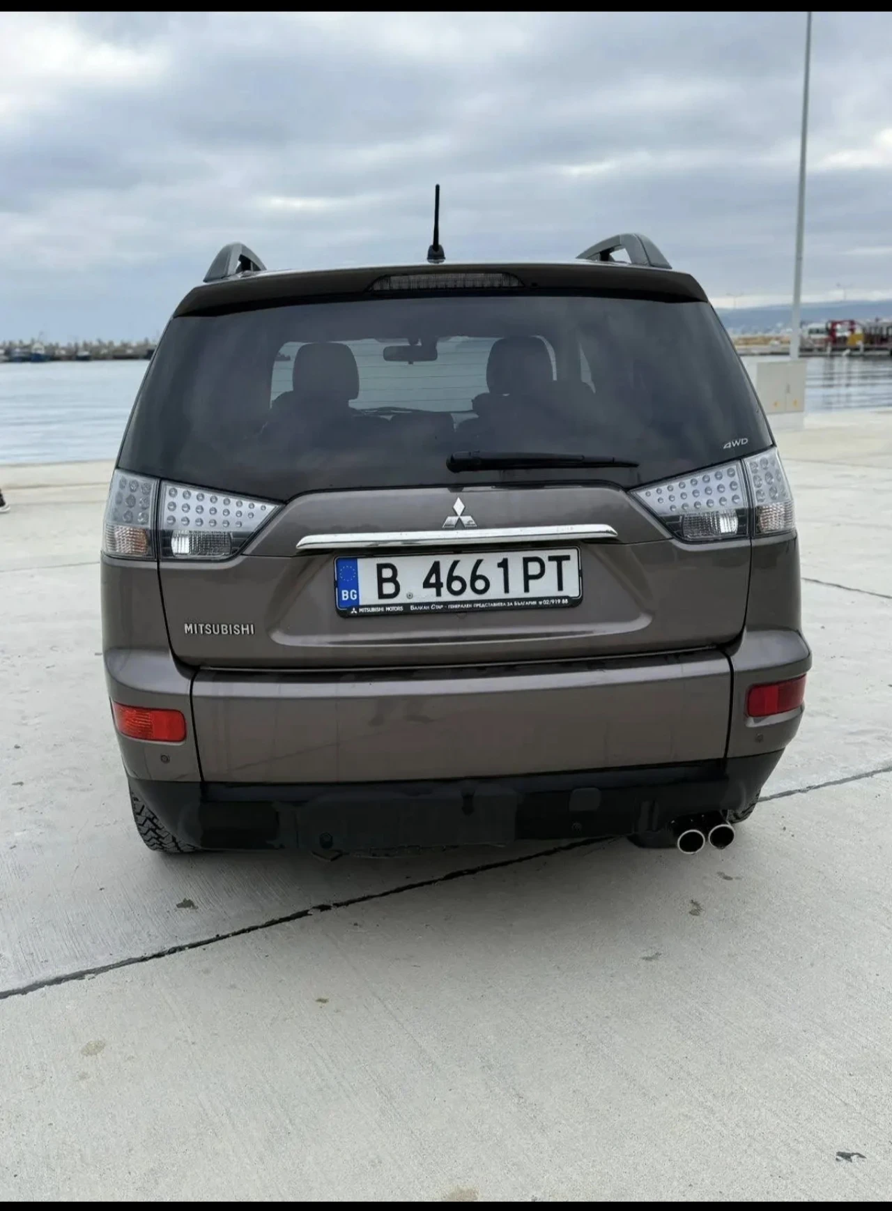 Mitsubishi Outlander, снимка 5 - Автомобили и джипове - 56111157