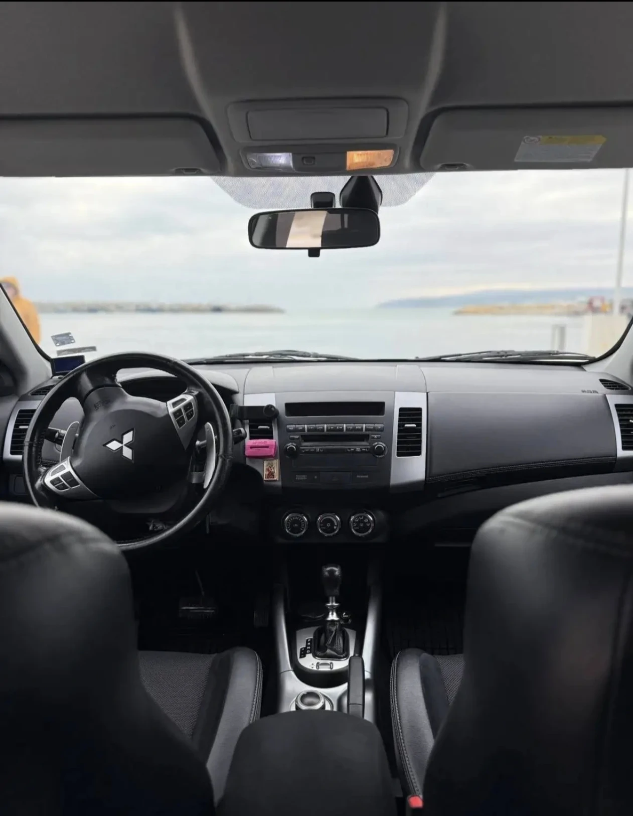 Mitsubishi Outlander, снимка 11 - Автомобили и джипове - 56111157